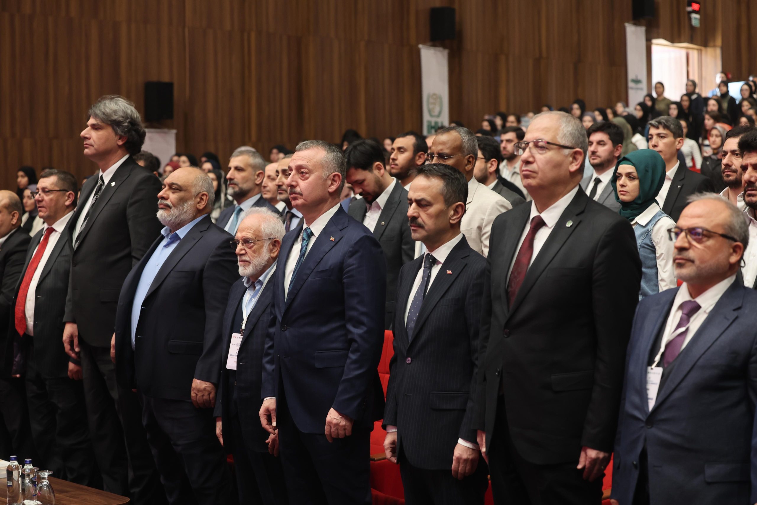 BU SEMPOZYUMDA SAVAŞIN DİNİ, HUKUKİ VE İNSANİ BOYUTLARI GÖZLER ÖNÜNE SERİLİYOR