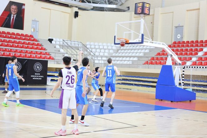 BİLECİK'TE OKUL SPORLARI BASKETBOL GRUP MÜSABAKALARI SÜRÜYOR