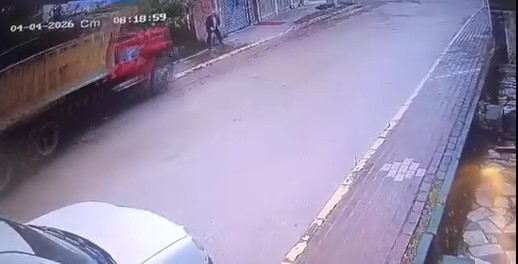 FRENİ BOŞALAN KAMYON DEHŞET SAÇTI: YAŞLI ADAM FECİ ŞEKİLDE CAN VERDİ