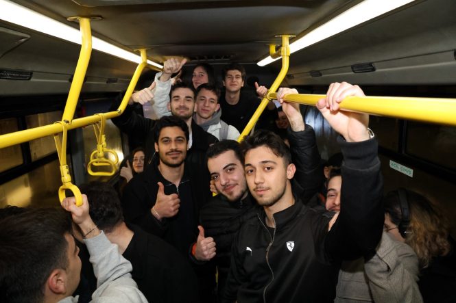 "EVE NASIL DÖNERİZ?" DERDİNE SON GECE OTOBÜSÜ SEFERLERİNE İLGİ HER GEÇEN GÜN ARTIYOR
