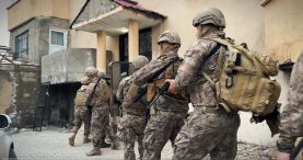 HAKKARİ'DE KAÇAKÇILIK ŞEBEKESİ ÇÖKERTİLDİ