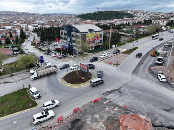 DARICA TRAFİĞİNİ RAHATLATACAK ADIM: TUZLA-BATTALGAZİ KESİŞİMİNDE KAVŞAK ÇALIŞMASI BAŞLADI
