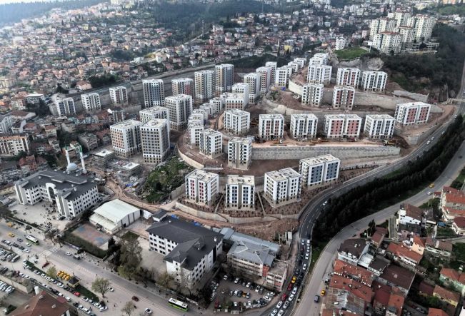 CEDİT KENTSEL DÖNÜŞÜM PROJESİ'NDE ÇEVRE DÜZENLEMESİ DEVAM EDİYOR