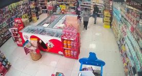 VİCDANLARI YARALAYAN OLAY TEKME TOKAT ŞİDDET UYGULANAN ÇOCUĞUN KORKU DOLU ANLARI KAMERADA ŞİDDETİN GÖRÜNMEYEN YARALARINI UZMANI ANLATTI