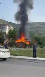KOCAELİ'DE TEK KATLI EV ALEVLERE TESLİM OLDU
