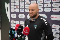 GÖKHAN DEĞİRMENCİ: "RAKİBİMİZ DÜŞME POTASINDA, BİZ TABİİ Kİ ELİMİZDEN GELENİ YAPACAĞIZ" KOCAELİSPOR'DA ANTALYASPOR MAÇI HAZIRLIKLARI SÜRDÜ