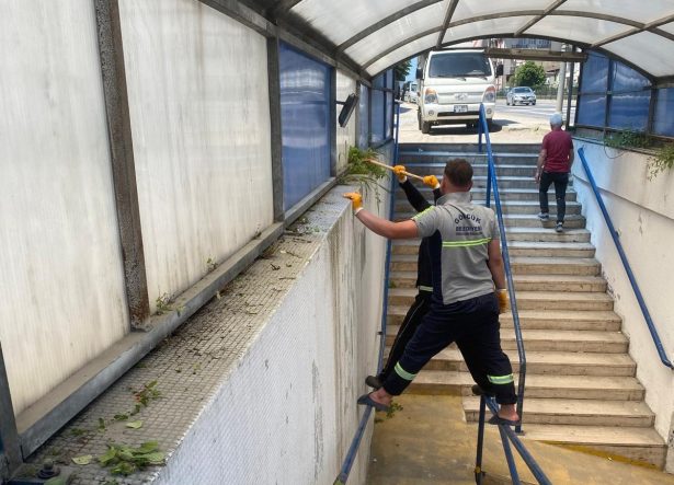 GÖLCÜK'TE BAYRAM ÖNCESİ TEMİZLİK ÇALIŞMASI