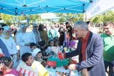 ÇAYIROVA'DA ÇEVRE ŞENLİĞİ RENKLİ GÖRÜNTÜLERE SAHNE OLDU