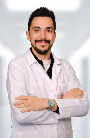 GÖZ KAPAĞI ESTETİĞİYLE DAHA GENÇ VE DİNAMİK BAKIŞLAR MÜMKÜN