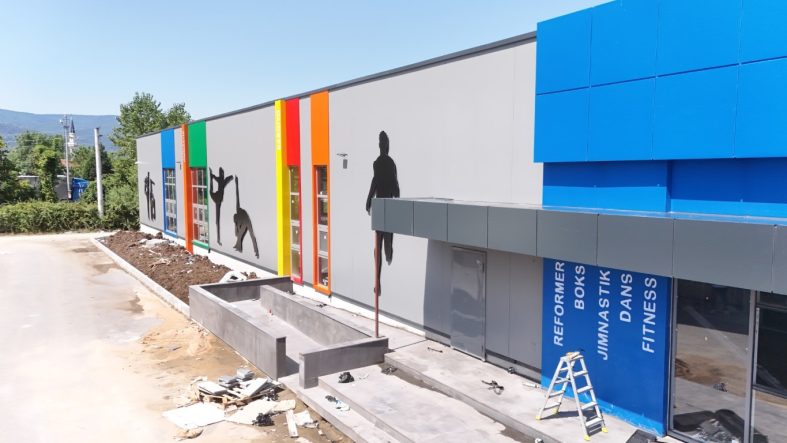 KARTEPE'DEKİ ACISU SPOR KOMPLEKSİ İNŞAATI HIZLA İLERLİYOR