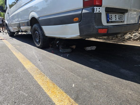 MARMARİS-İÇMELER YOLUNDA MOTOR KAZASI: 1 ÖLÜ, 1 AĞIR YARALI
