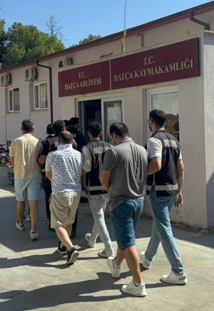 YURT DIŞINA KAÇMAYA ÇALIŞAN FETÖ ÜYELERİ YAKALANDI